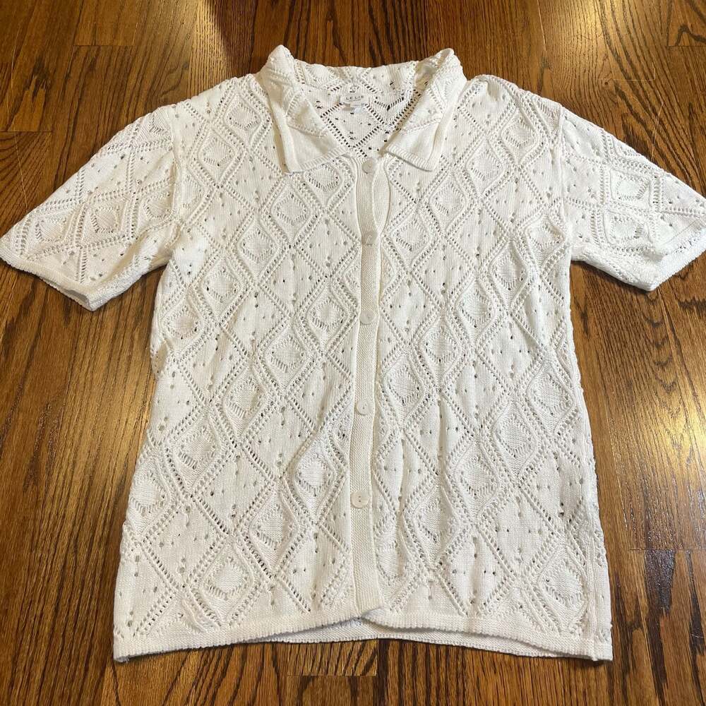 Le Lis Collection Short Sleeve Diamond Crochet Knit Button-Down Top
